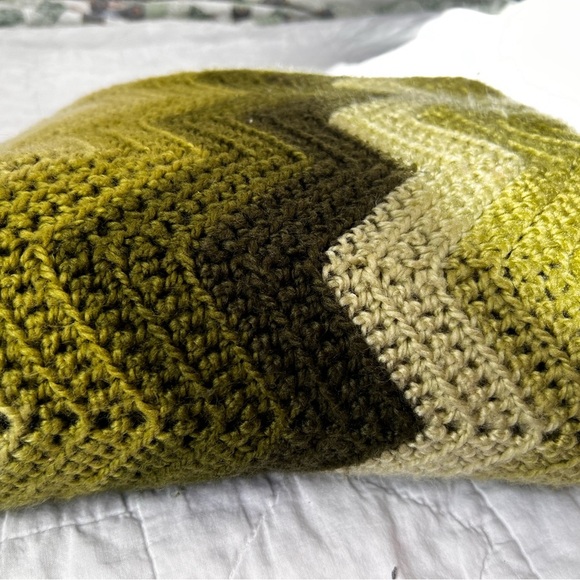 Handmade throw blanket green - Picture 8 of 9
